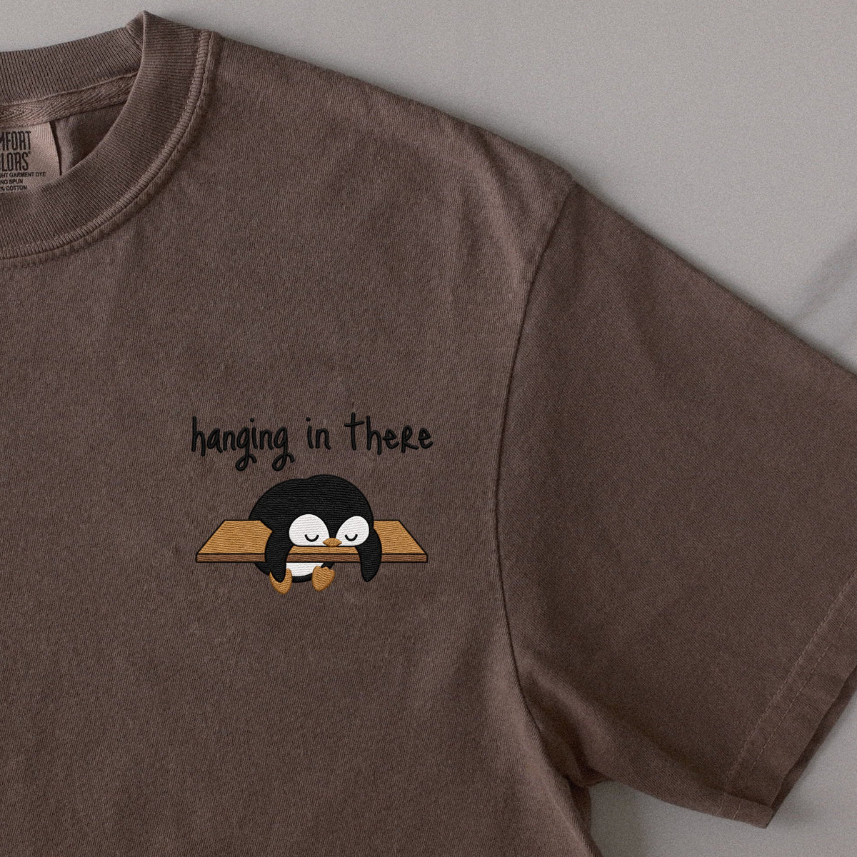 Hanging in There embroidered t-shirt in Espresso