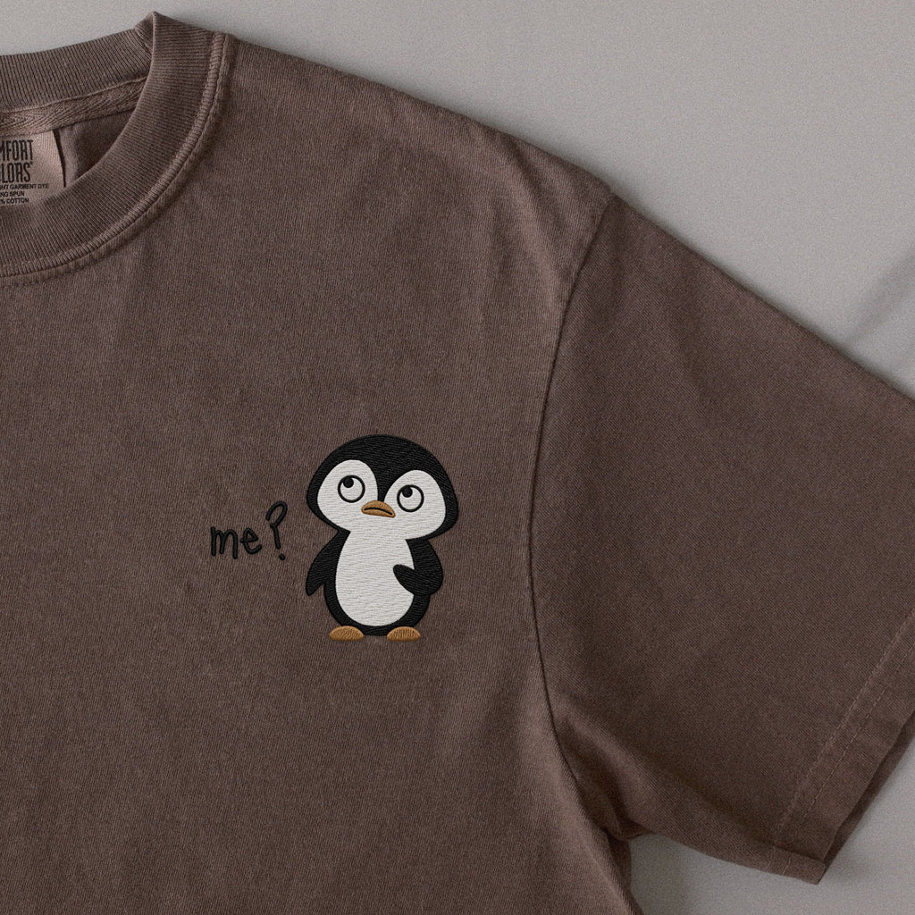 Who, Me? embroidered t-shirt in Espresso