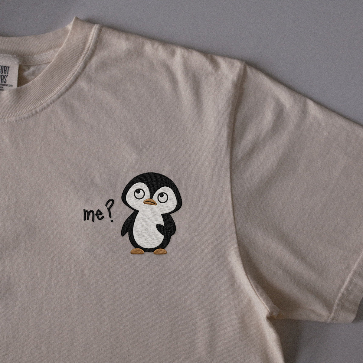 Who, Me? embroidered t-shirt in Ivory